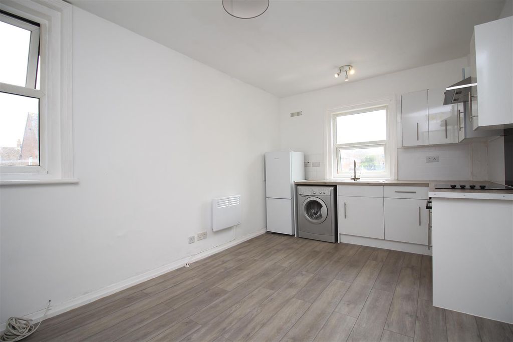 Property photo 3 of 9 Img_5016.Jpg