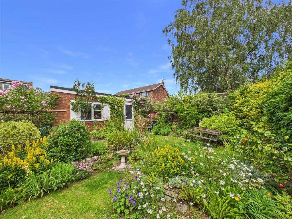 Property photo 2 of 17 Outside