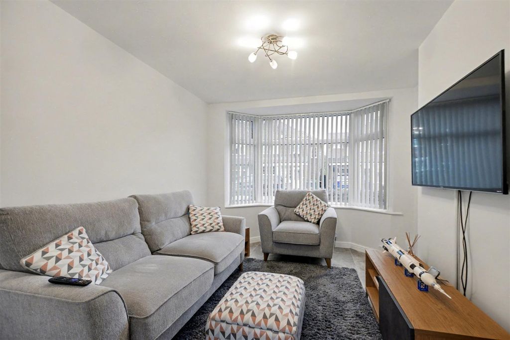 Property photo 2 of 23 Lounge_1.Jpeg