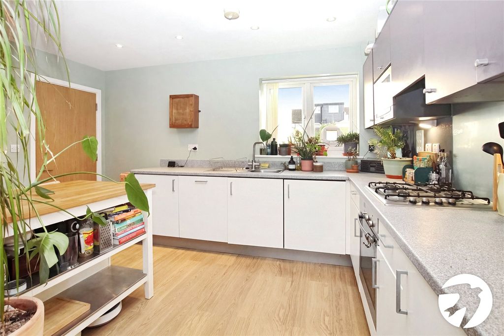 Property photo 3 of 12 Picture No. 17