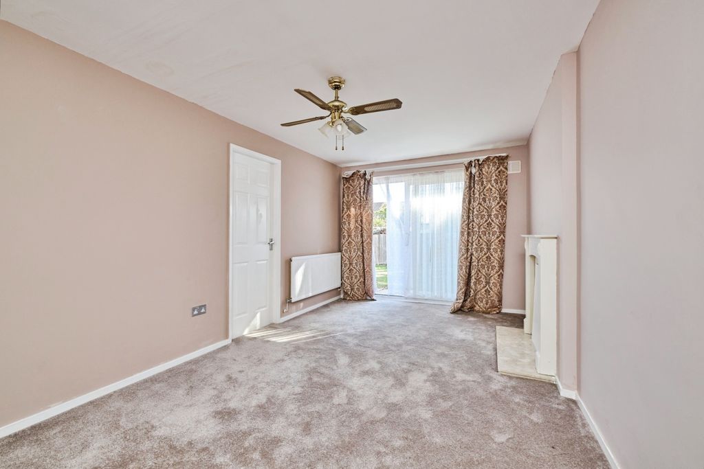 Property photo 3 of 9 Image 2