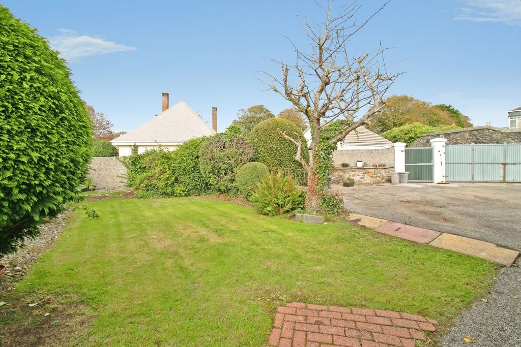 Property photo 2 of 39 Pbox-Img.Jpg