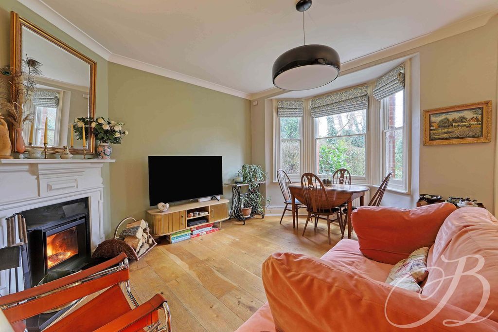 Property photo 2 of 24