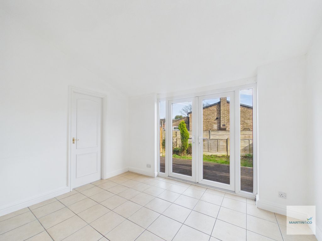 Property photo 3 of 16 Cam03394G0-Pr0479-Still002