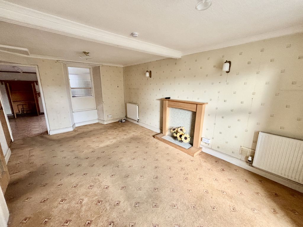 Property photo 2 of 11 Gallery