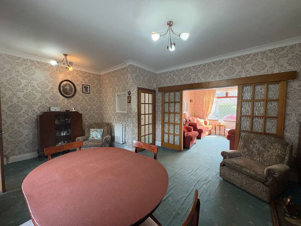 Property photo 2 of 28