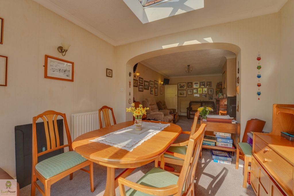 Property photo 2 of 12 Dsc02326-Dsc02330