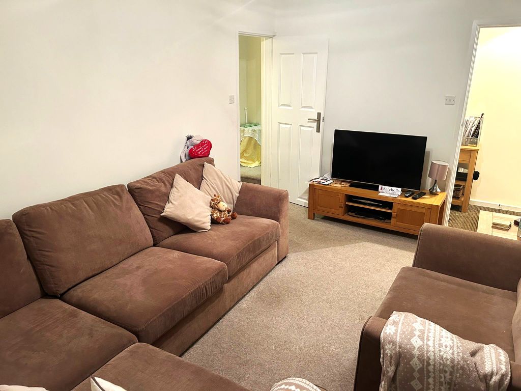 Property photo 2 of 6 Living Room