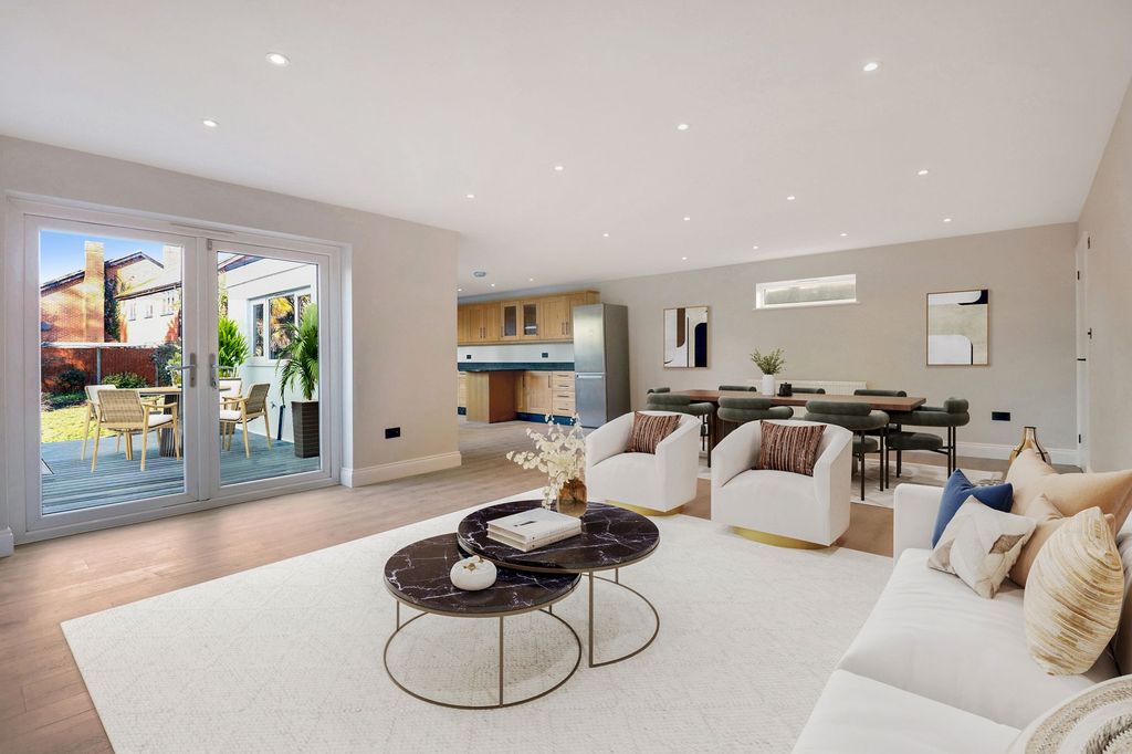 Property photo 2 of 30