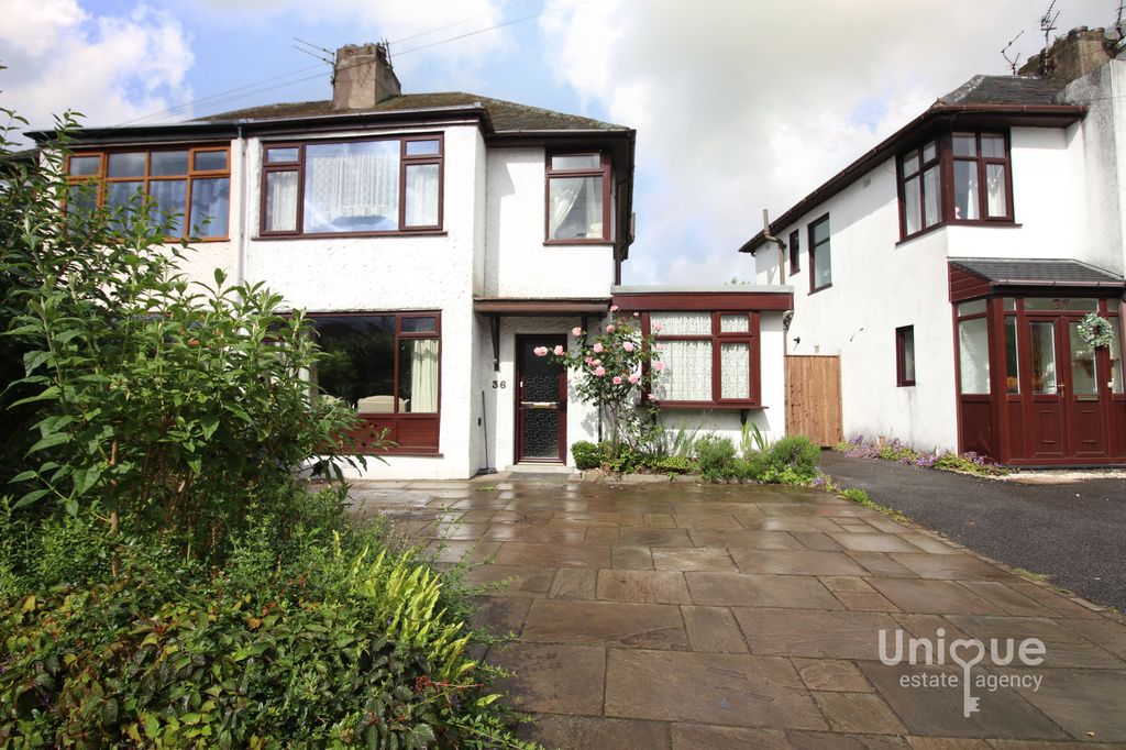 Property photo 2 of 27