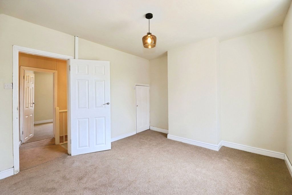 Property photo 3 of 22 Pbox-Img.Jpg