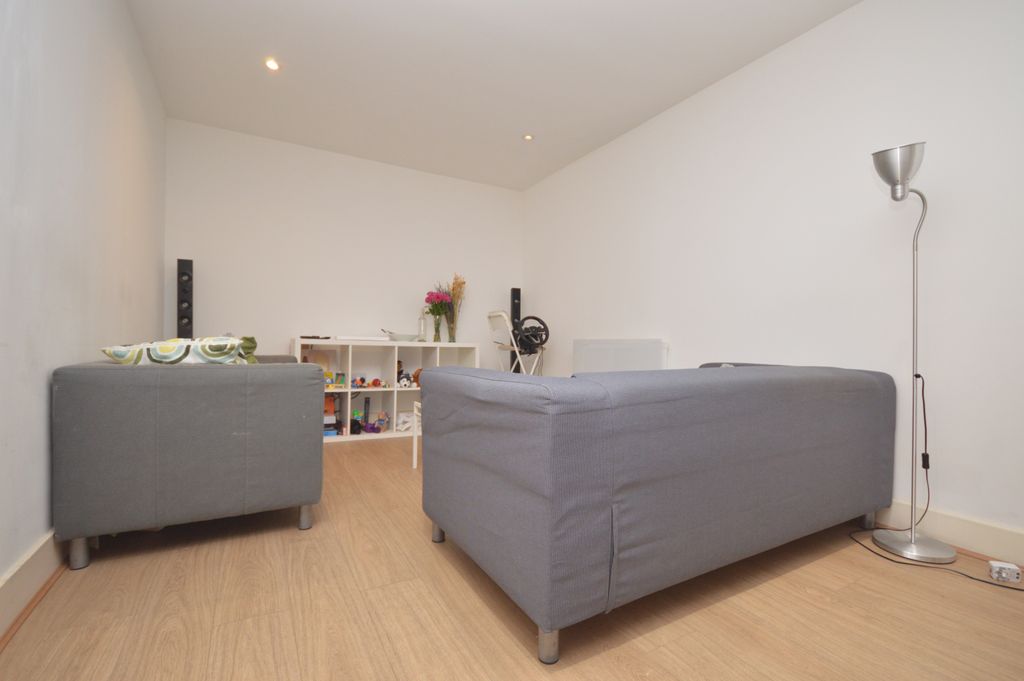 Property photo 3 of 14 Gallery