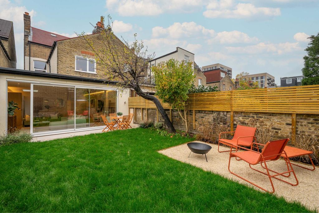 Property photo 2 of 14