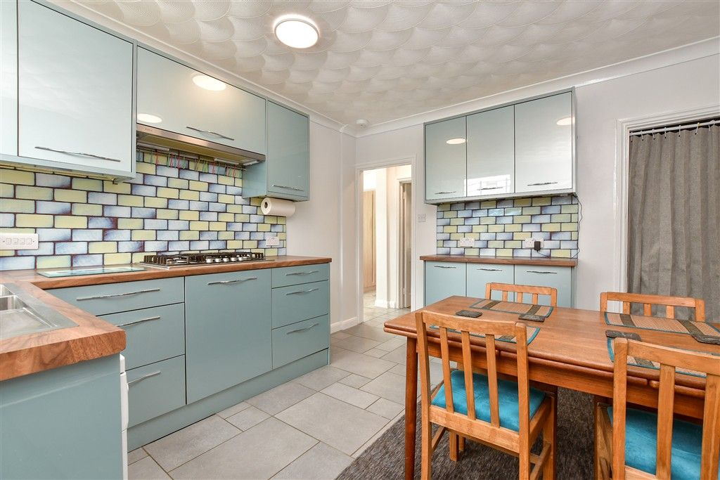 Property photo 3 of 17 Kitchen