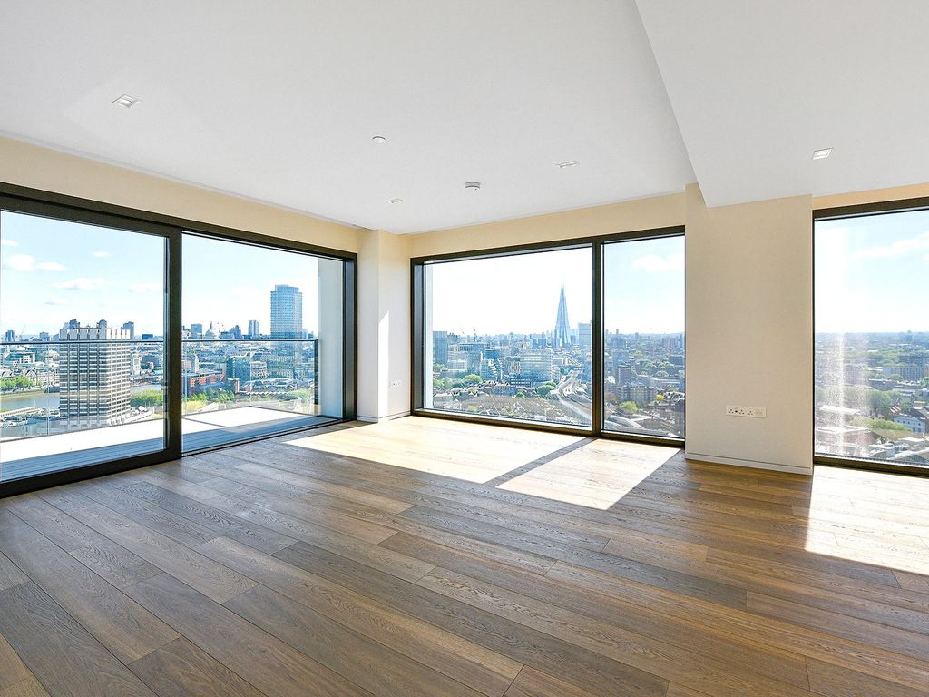 Property photo 2 of 20 One Casson Square