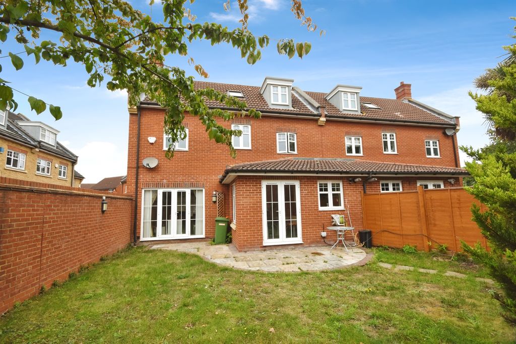 Property photo 2 of 15