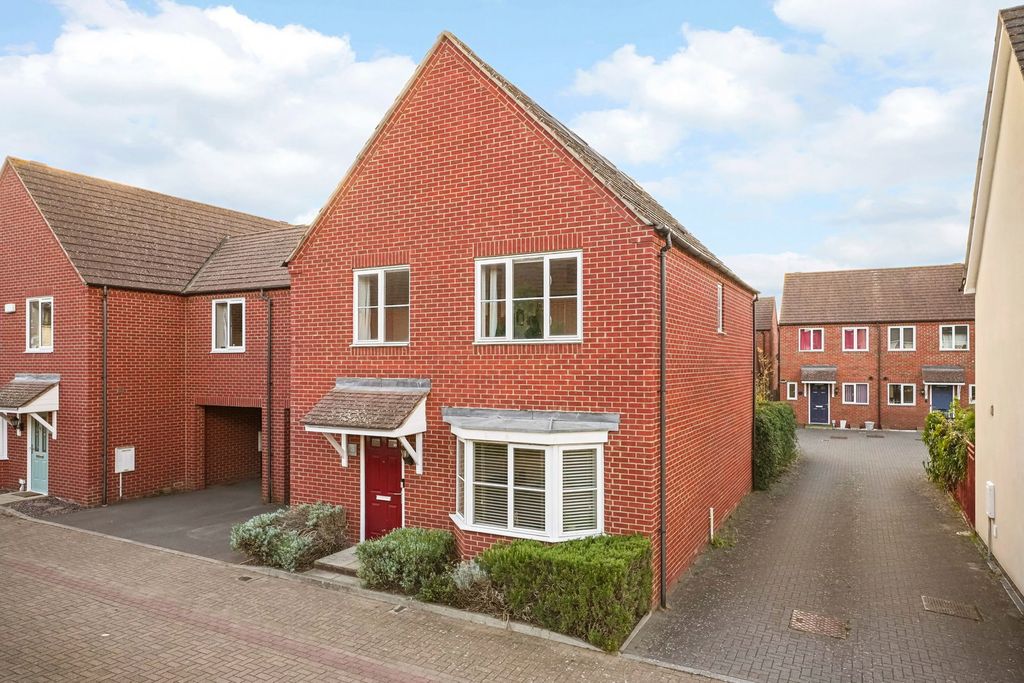 Property photo 2 of 34