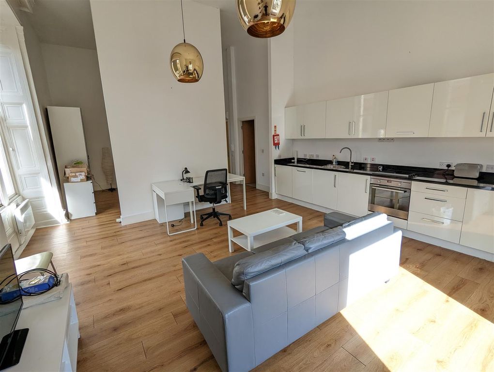 Property photo 3 of 10