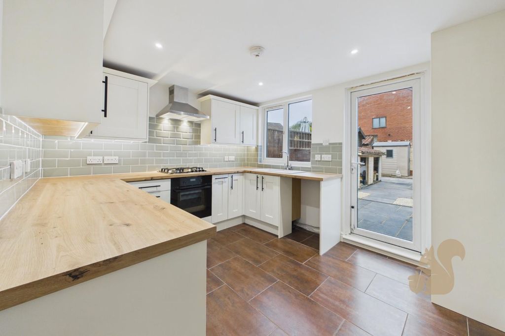 Property photo 2 of 15 Kitchen