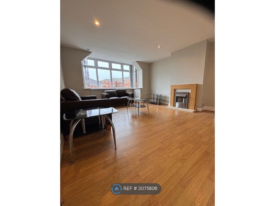 Property photo 2 of 15 Lounge