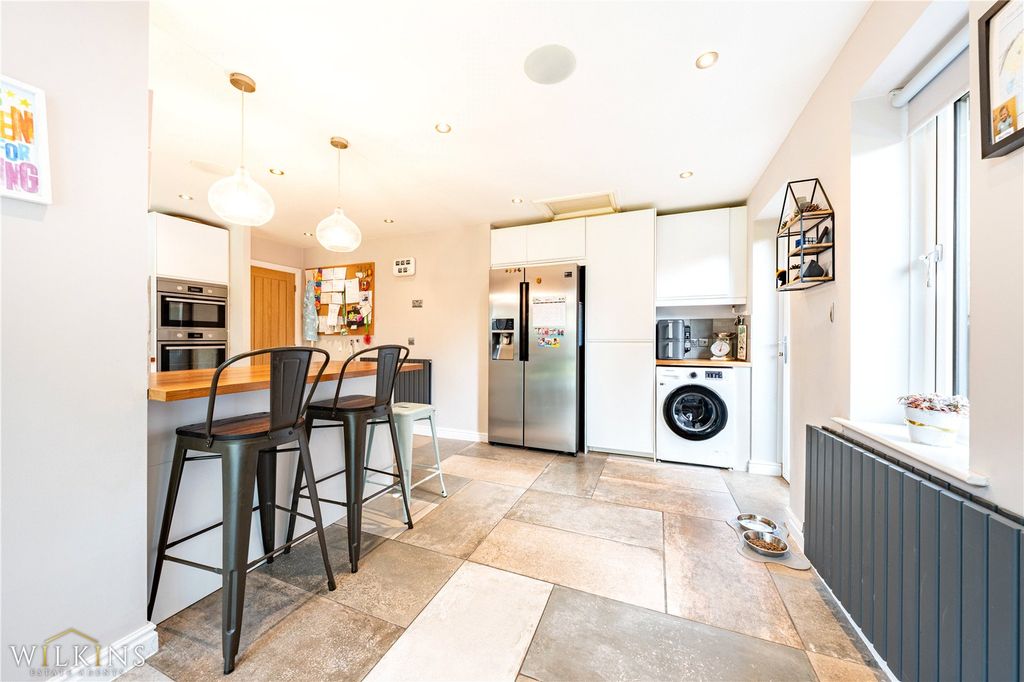 Property photo 3 of 38 Picture No. 30