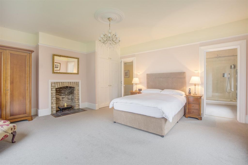 Additional image 21 of 6 bed detached house for saleThe Ride, Totternhoe, Bedfordshire LU6