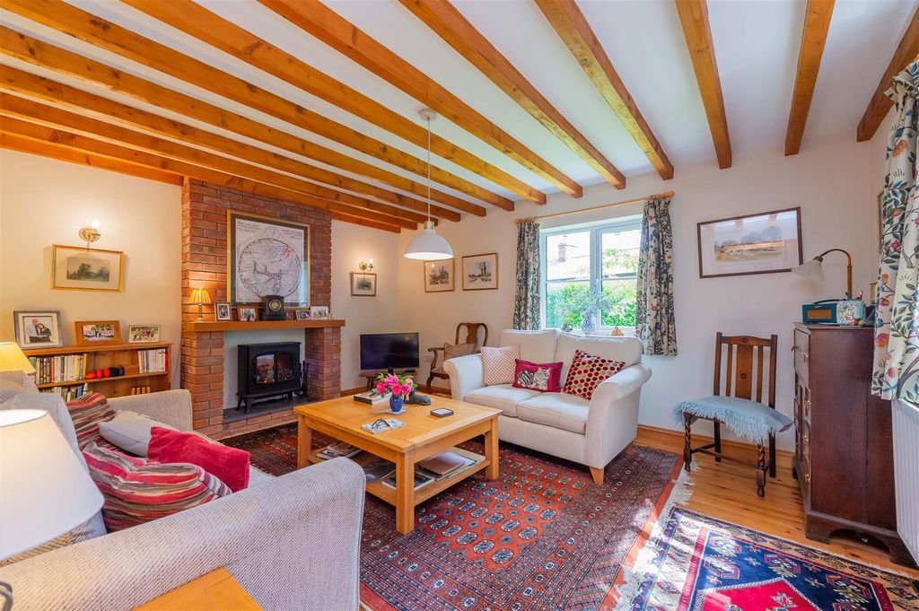 Property photo 2 of 30 Sitting Room