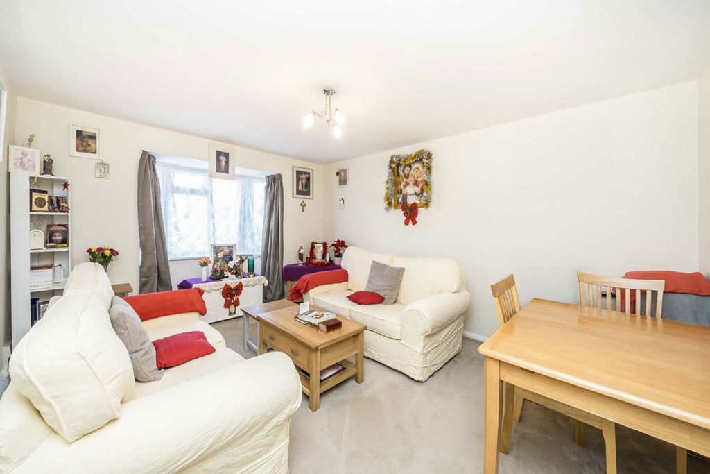 Property photo 2 of 6
