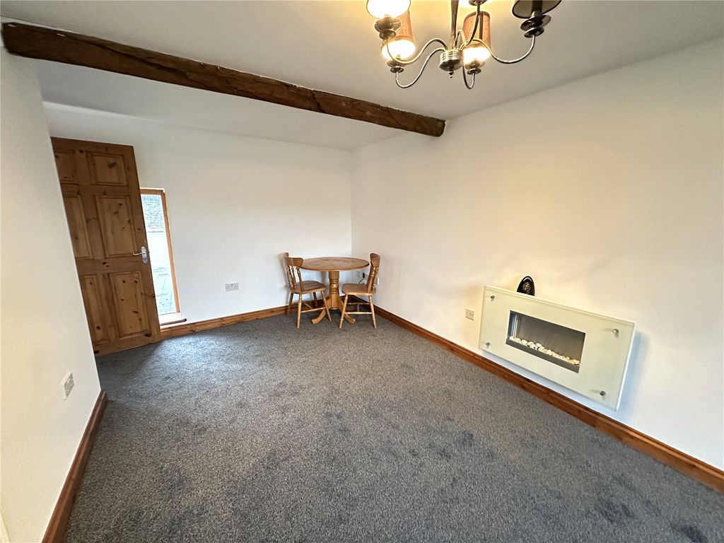 Property photo 3 of 13 Picture No. 12