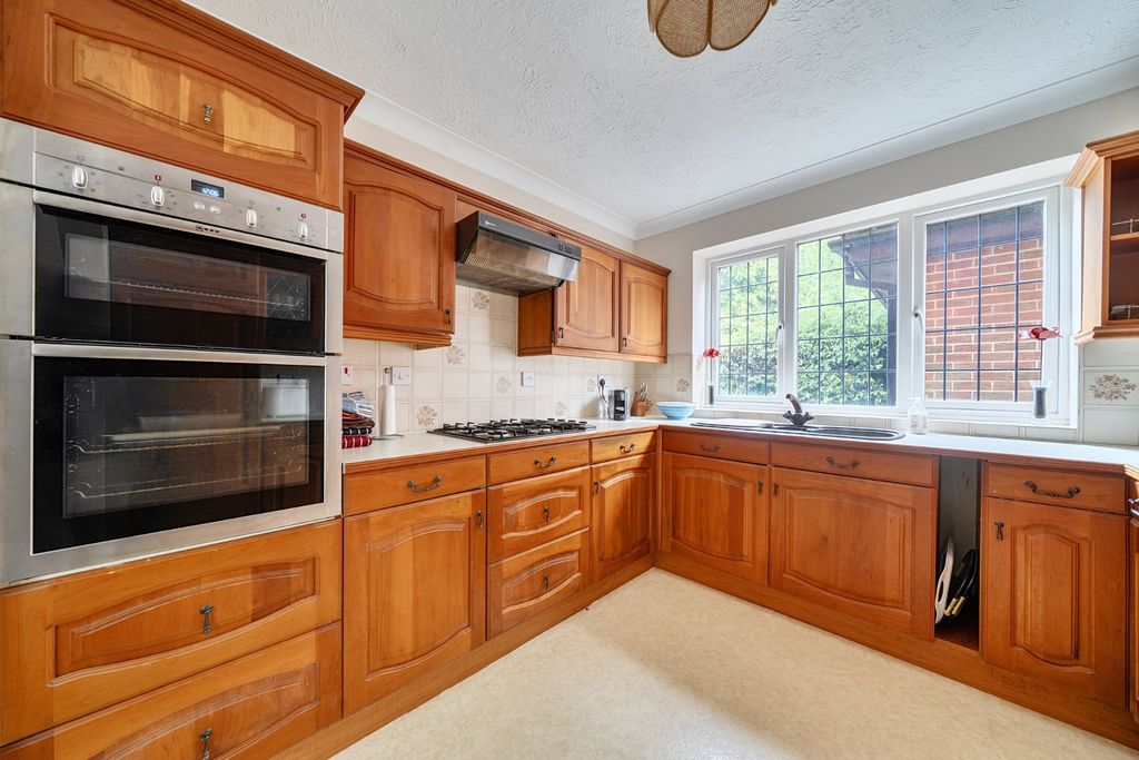 Property photo 3 of 19 Picture No. 05