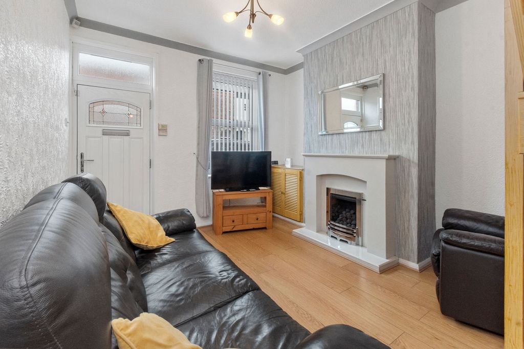 Property photo 2 of 23