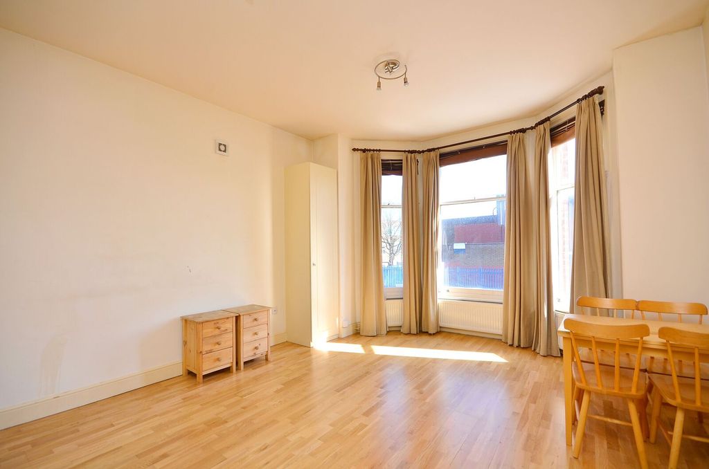 Property photo 1 of 3