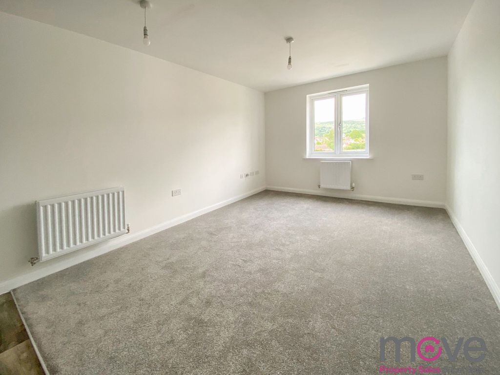 Property photo 3 of 7 Photo 6