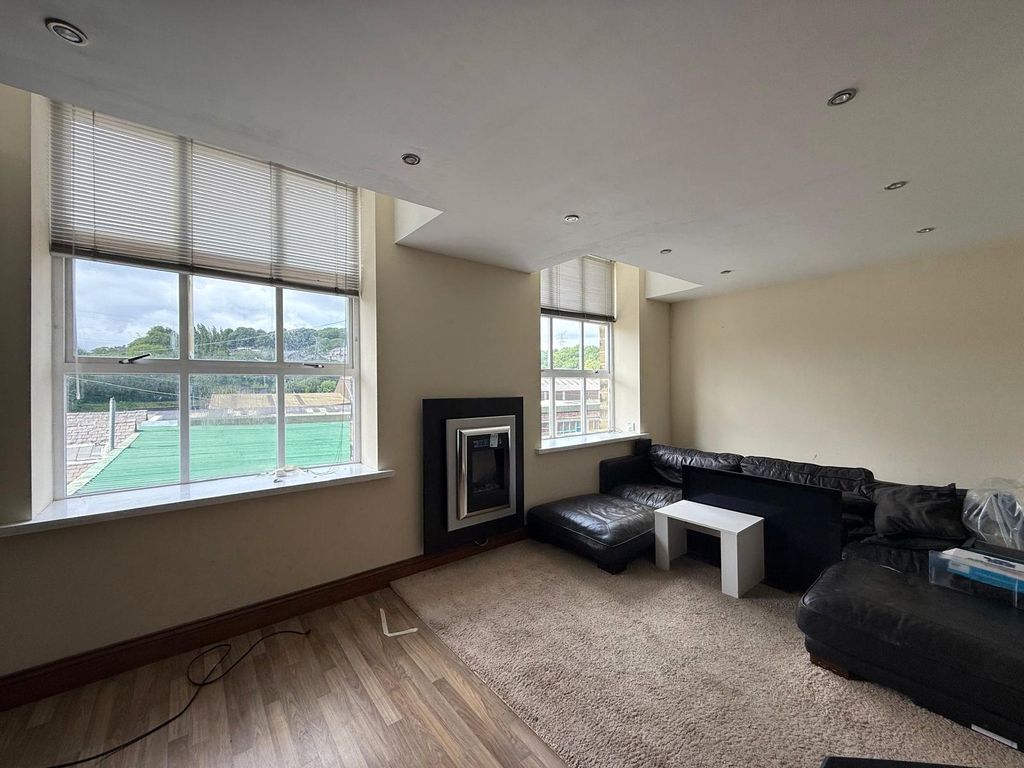 Property photo 3 of 7 Picture No. 06