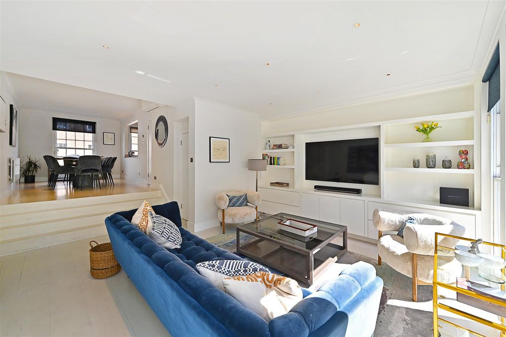 Property photo 2 of 24 28-Shawfield-Street (12).Jpg