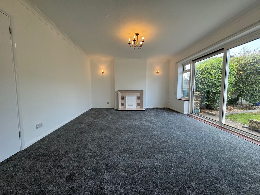 Property photo 2 of 12 Living Room