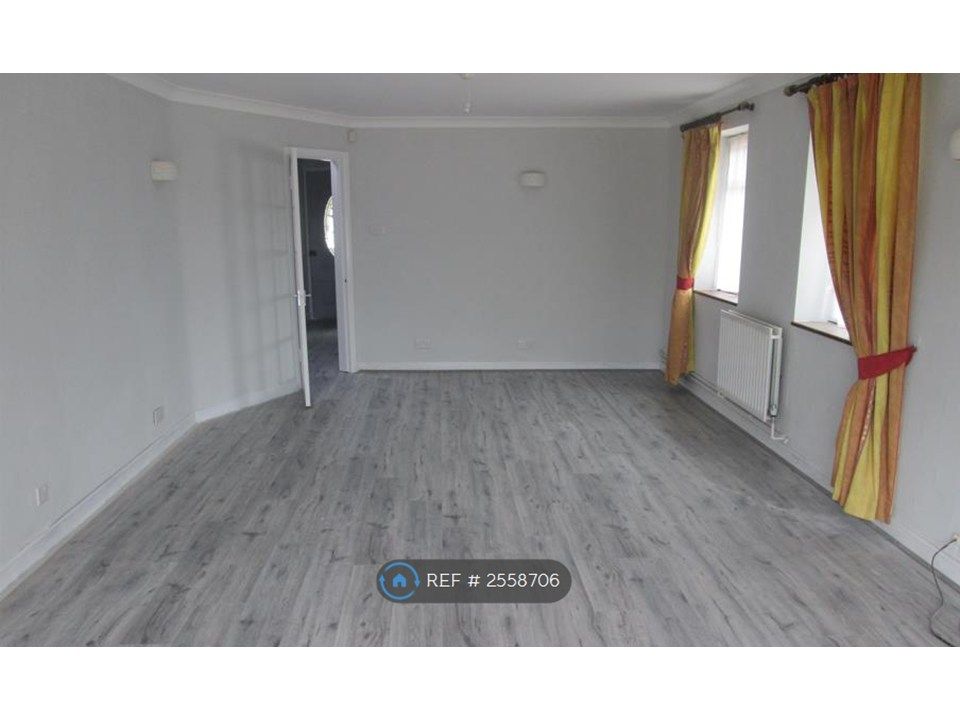 Property photo 2 of 13 Large Long Living Room