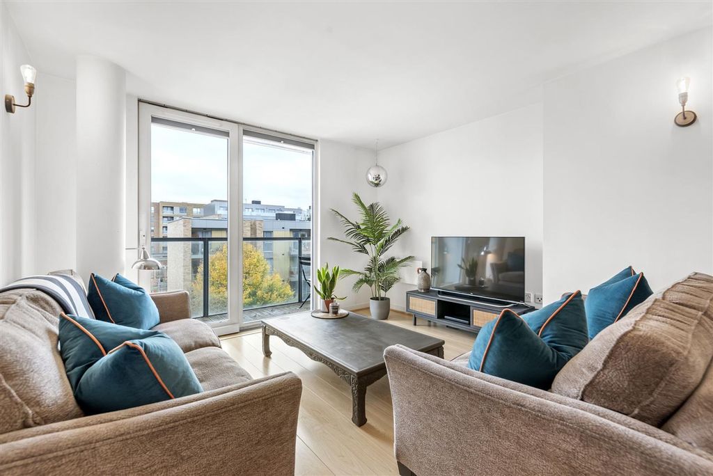 Property photo 2 of 12