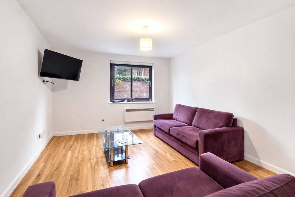 Property photo 2 of 10 Picture No. 35