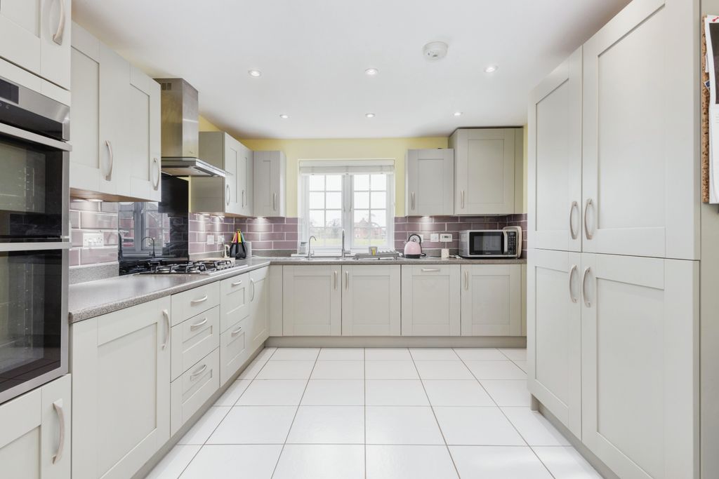 Property photo 2 of 17 Photography