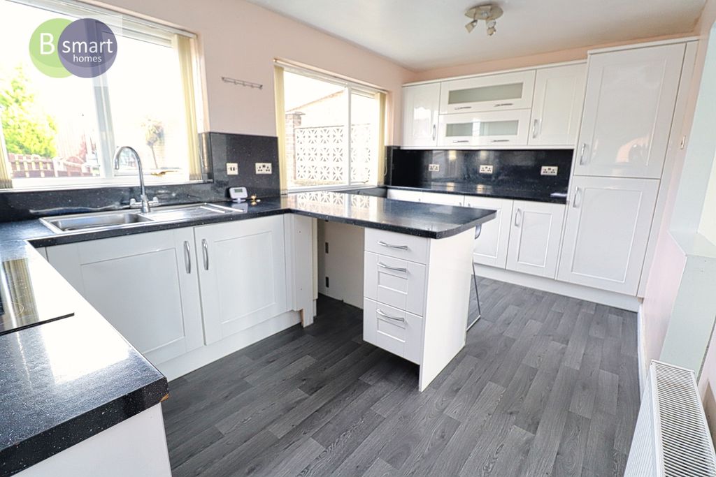 Property photo 2 of 13 Img_2615