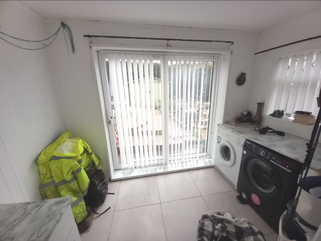 Property photo 3 of 9 Utility Room