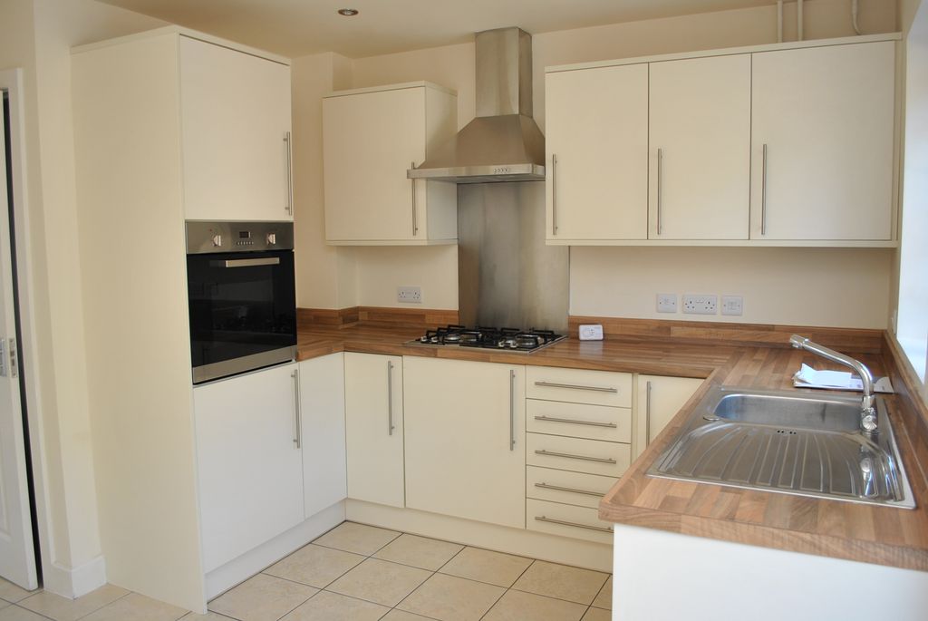 Property photo 2 of 9 023
