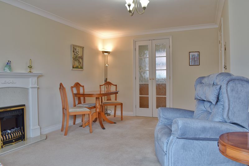 Property photo 3 of 11 Lounge/Diner