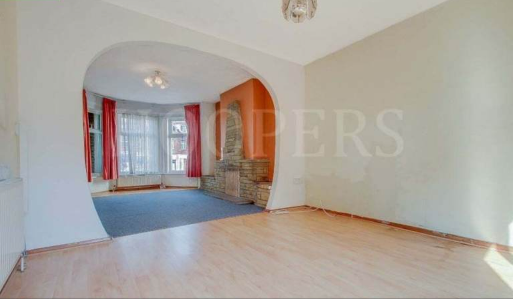 Property photo 2 of 9