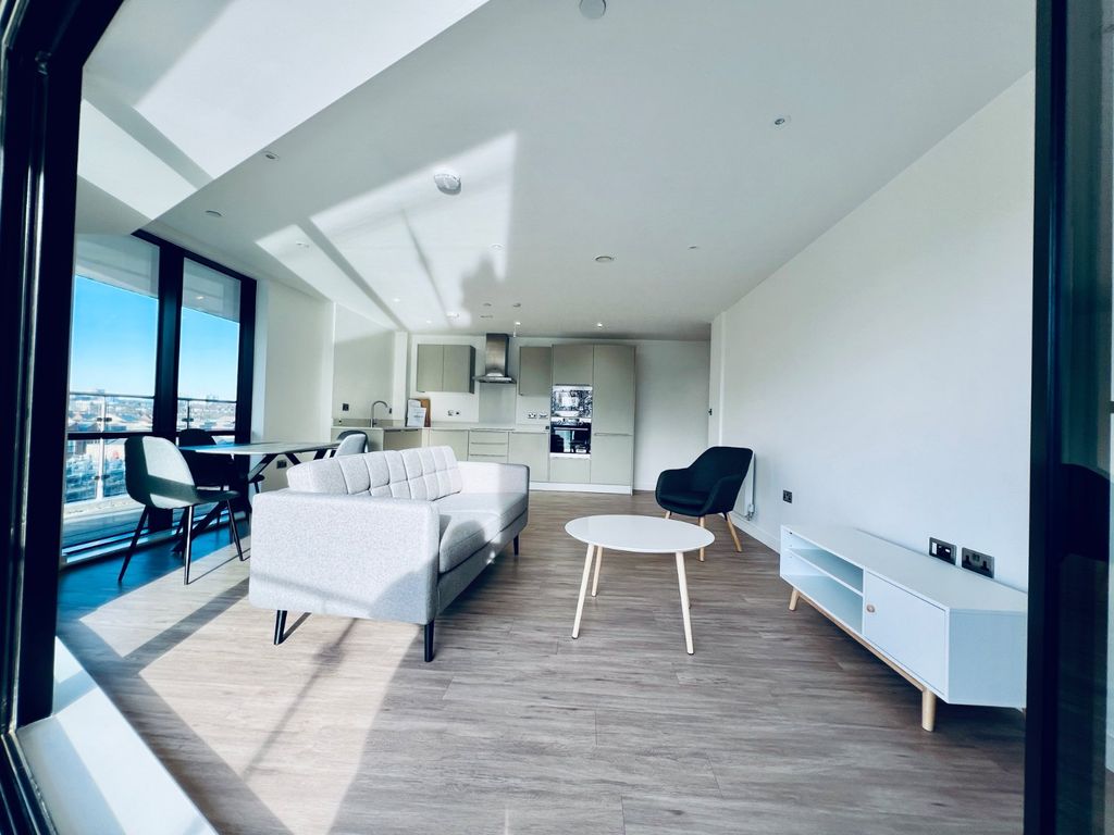 Property photo 2 of 18 Picture No. 12