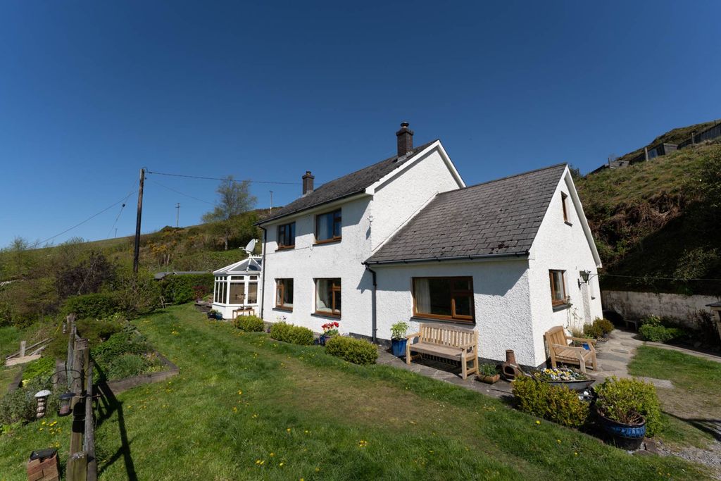 Property photo 2 of 55