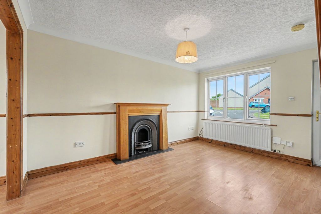 Property photo 2 of 21