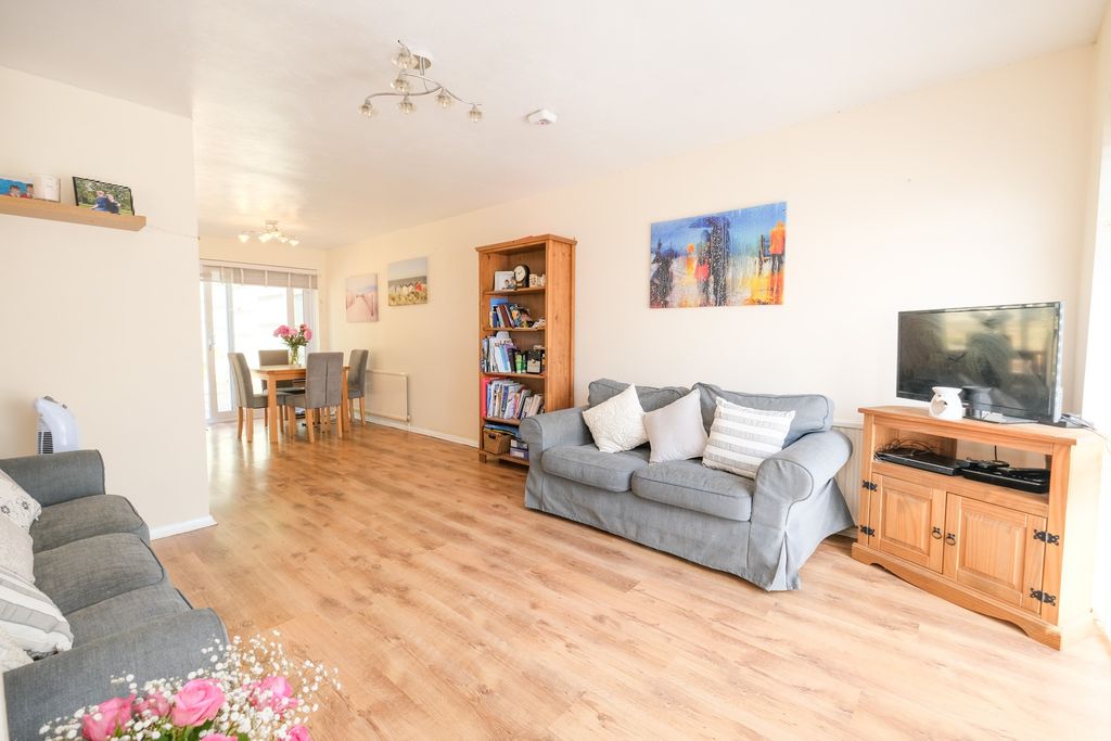 Property photo 2 of 15