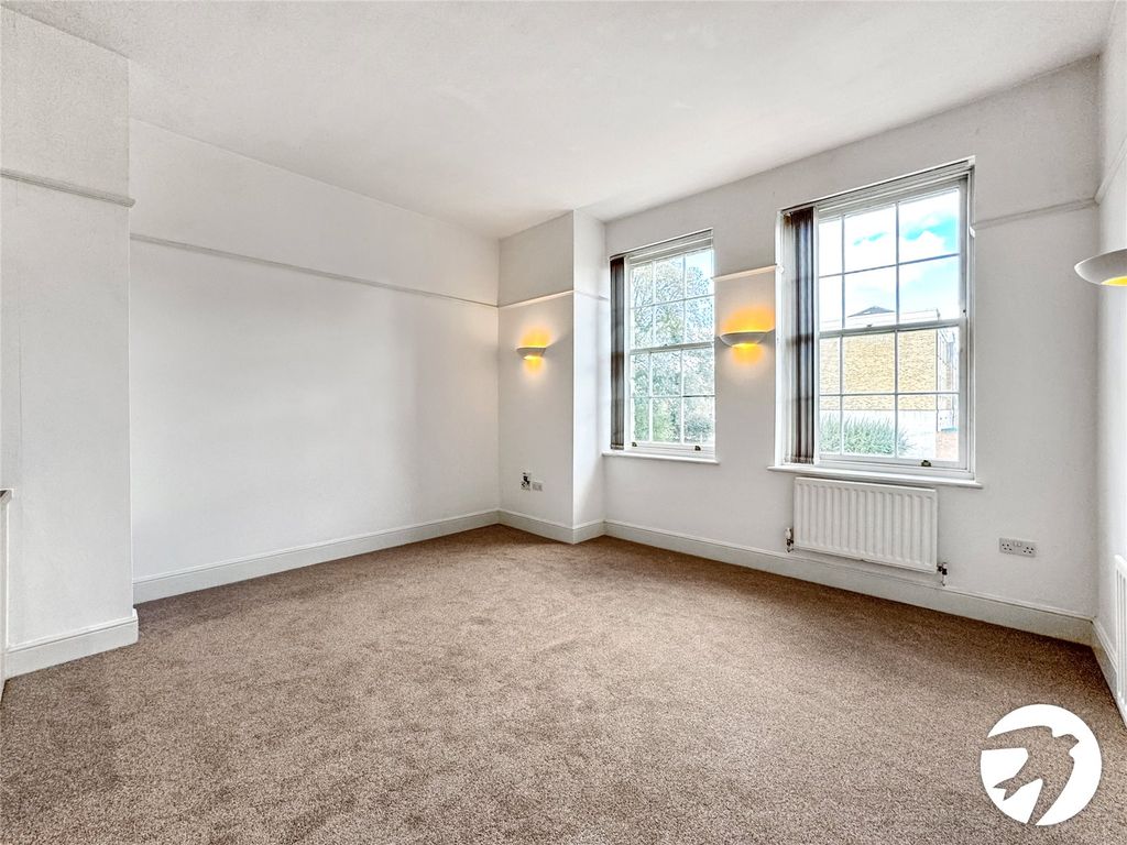 Property photo 2 of 12 Picture 2